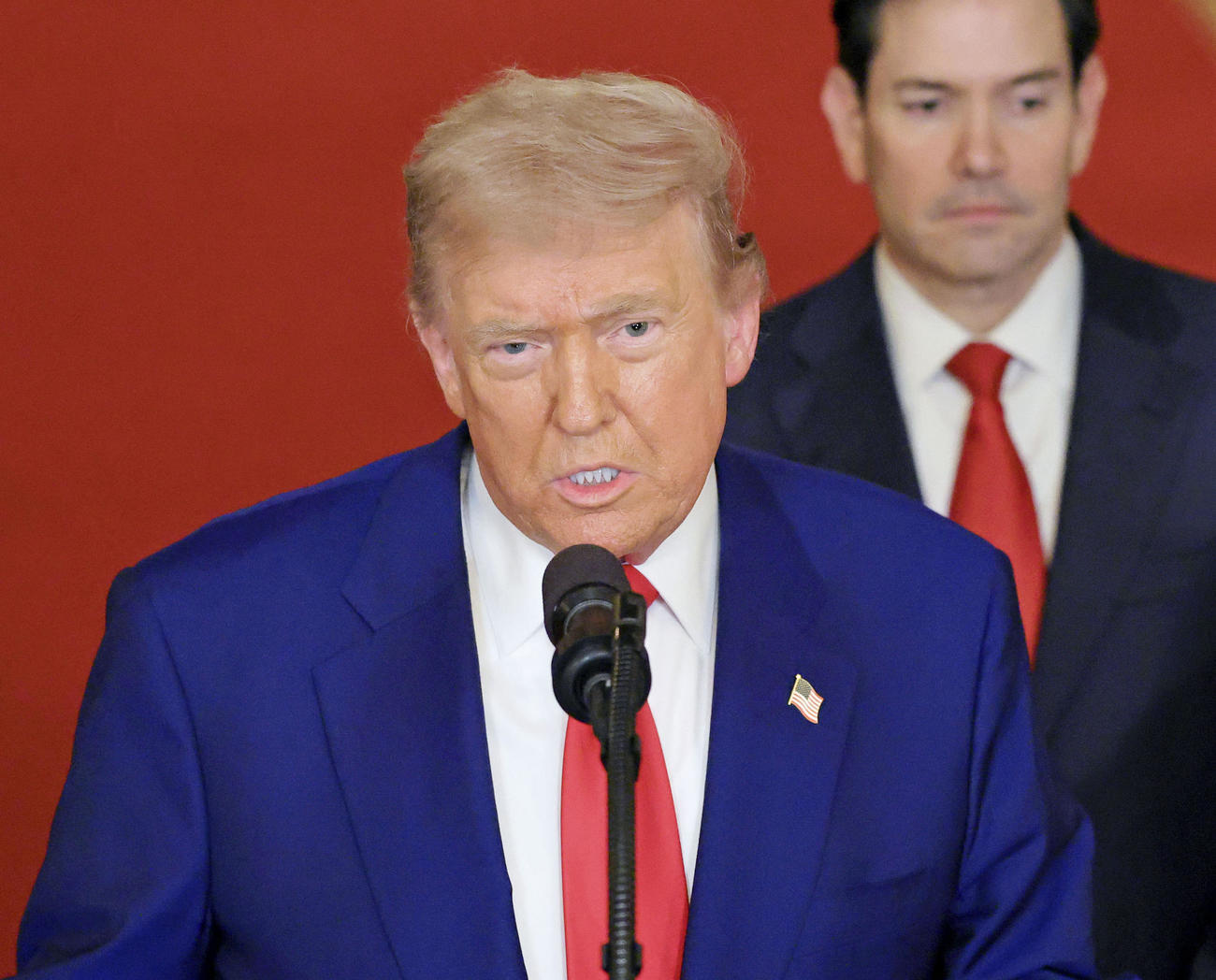 21日、イラン核施設への攻撃について、国民に向けて演説するトランプ米大統領（AP＝共同）