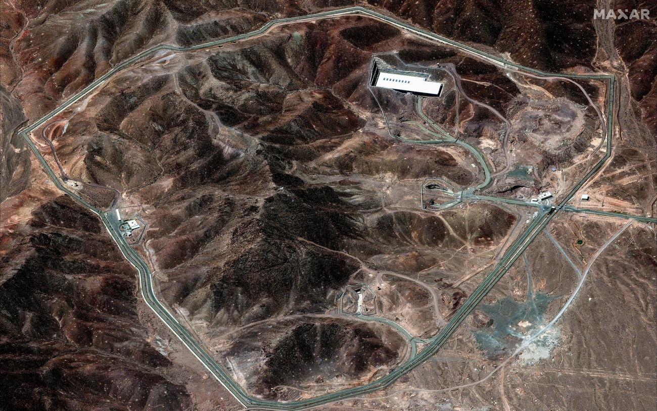 イラン中部フォルドゥの核関連施設の衛星写真＝14日（マクサー・テクノロジーズ提供、ゲッティ＝共同）