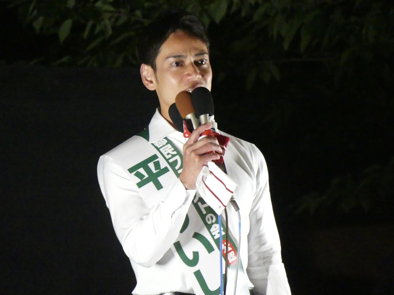 都議選選挙戦最終日に支持を訴える都民ファーストの会の平慶翔氏（2025年6月21日撮影）