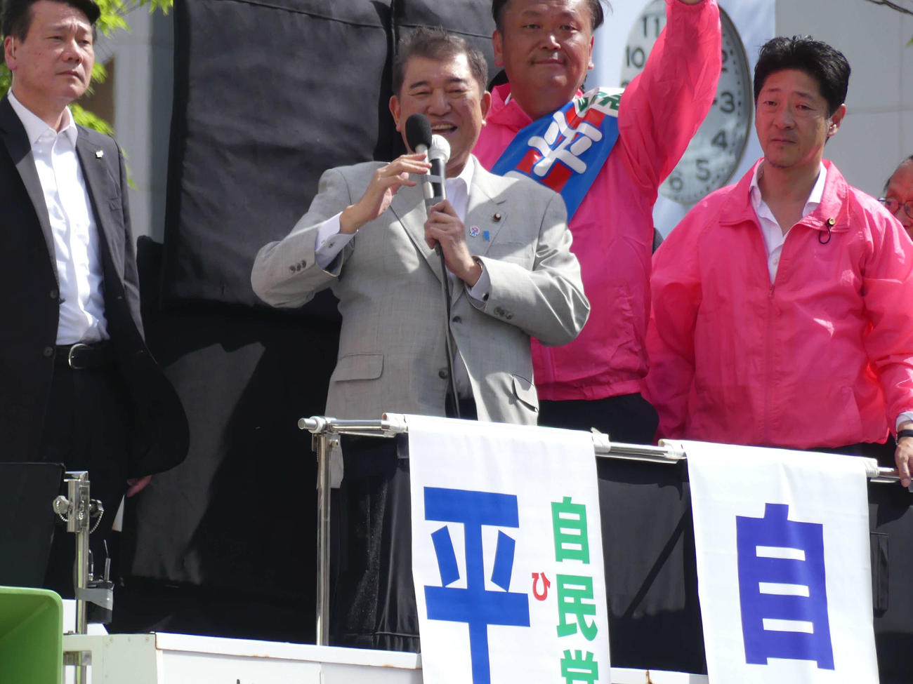 21日、東京都議選最終日に自民党候補の応援に初めて入り、支持を訴える石破茂首相