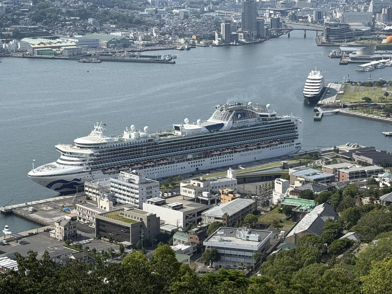 長崎港に入ったダイヤモンド・プリンセス号