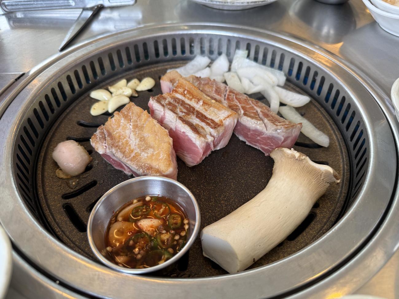 韓国・釜山でサムギョプサルも楽しめる