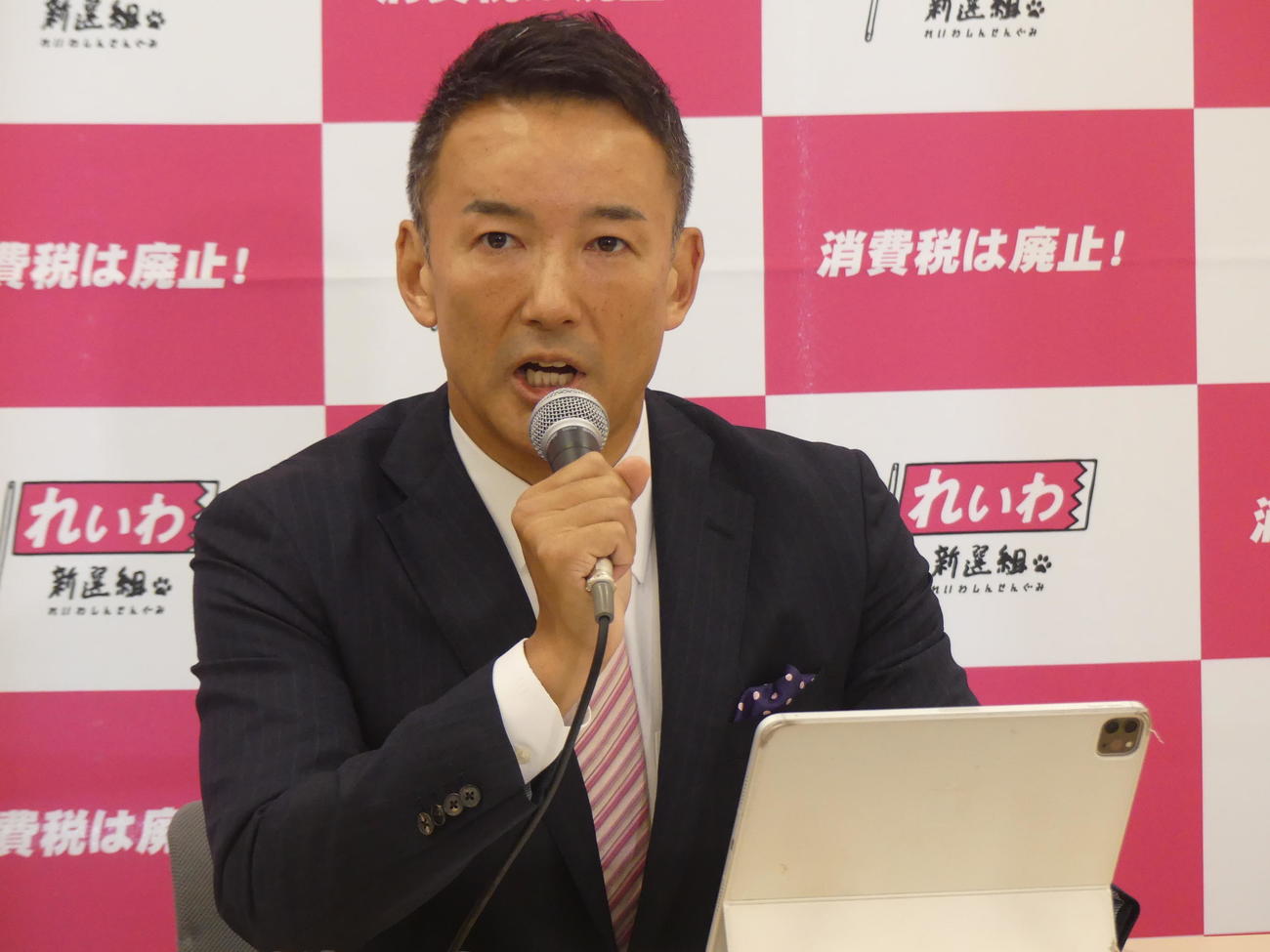 参院選を前に報道各社のインタビューに応じるれいわ新選組の山本太郎代表（撮影・中山知子）