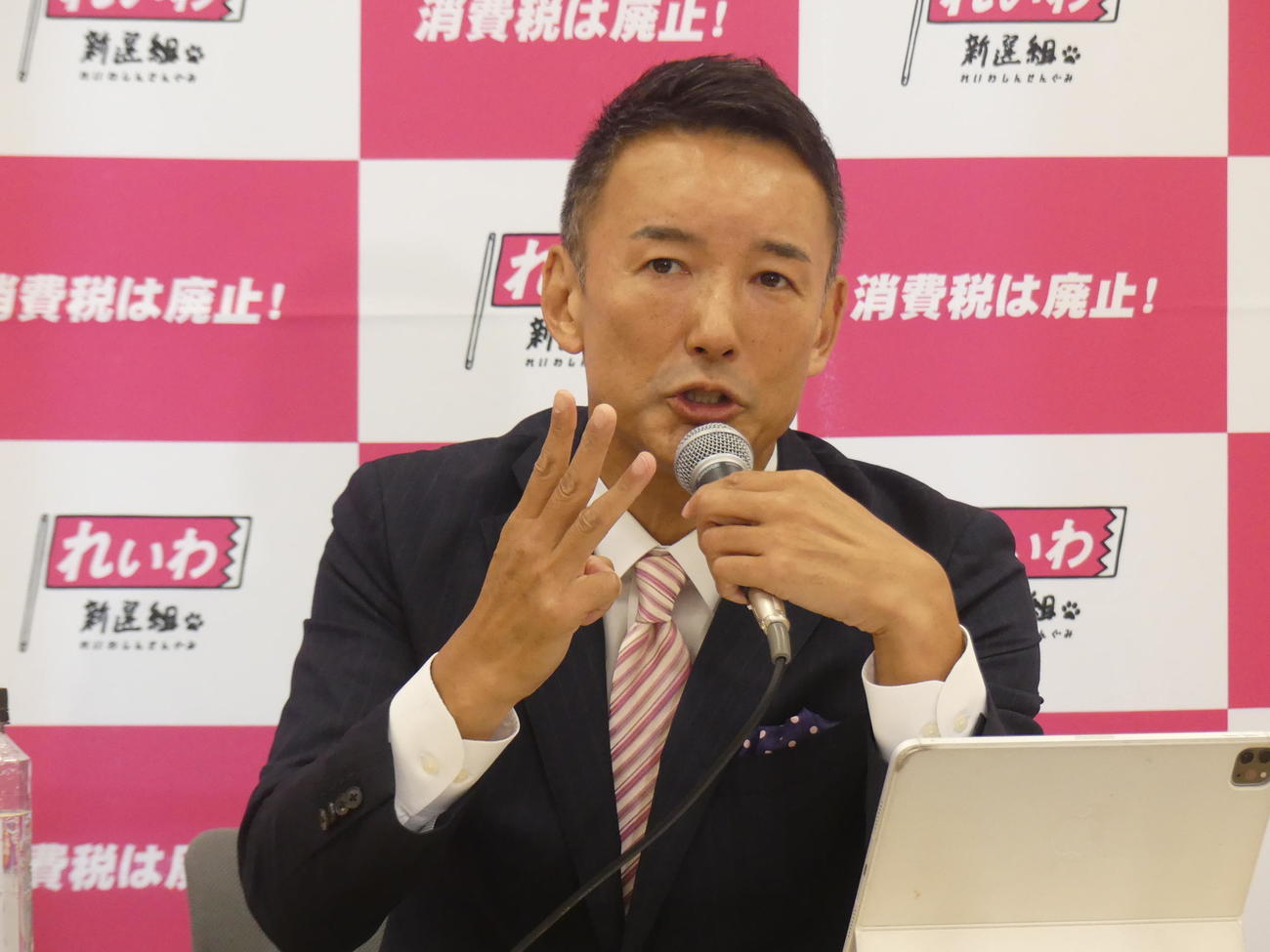 参院選を前に報道各社のインタビューに応じるれいわ新選組の山本太郎代表（撮影・中山知子）