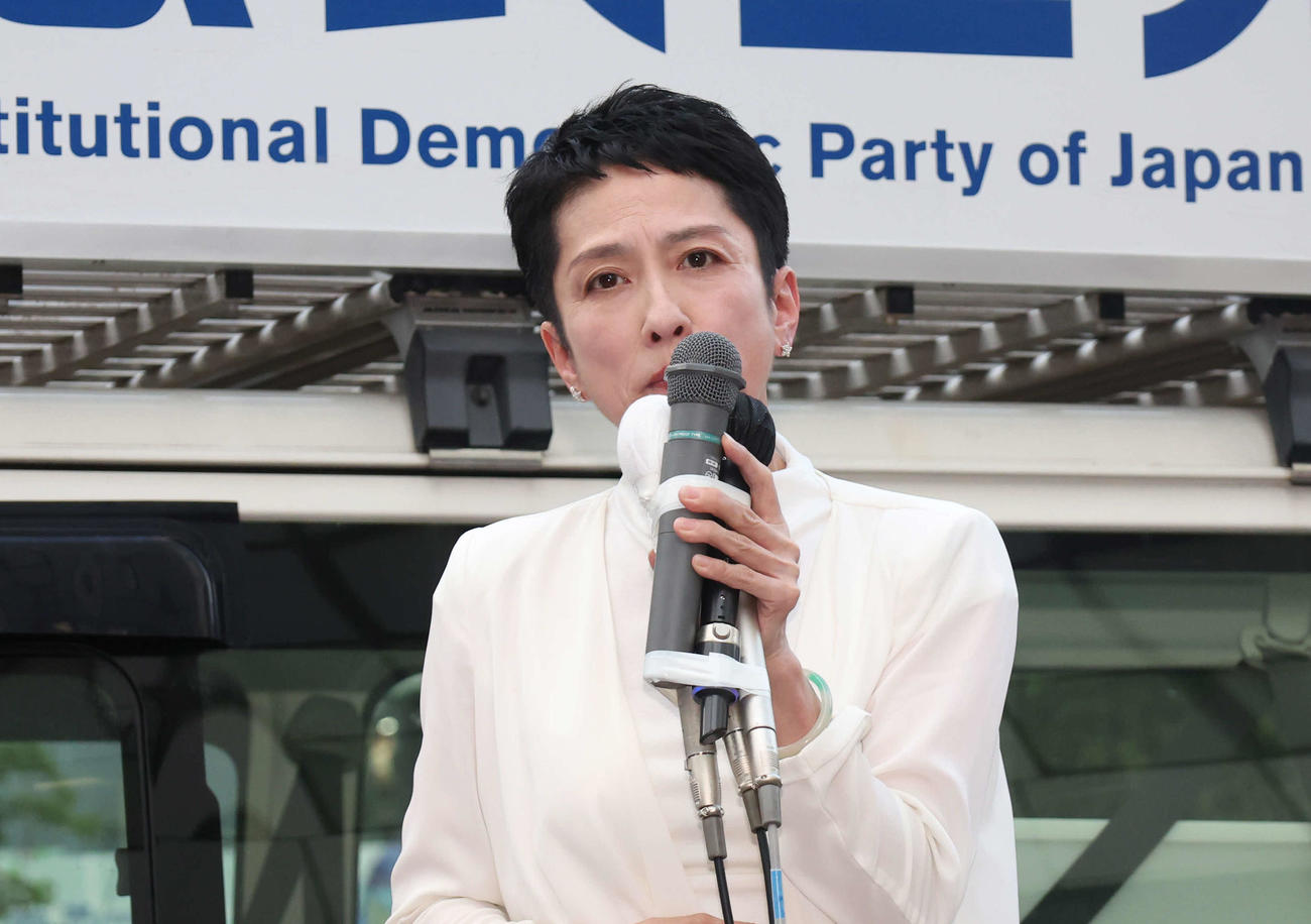 東京都内で街頭演説する蓮舫党参院全国比例総支部長（撮影・増田悦実）