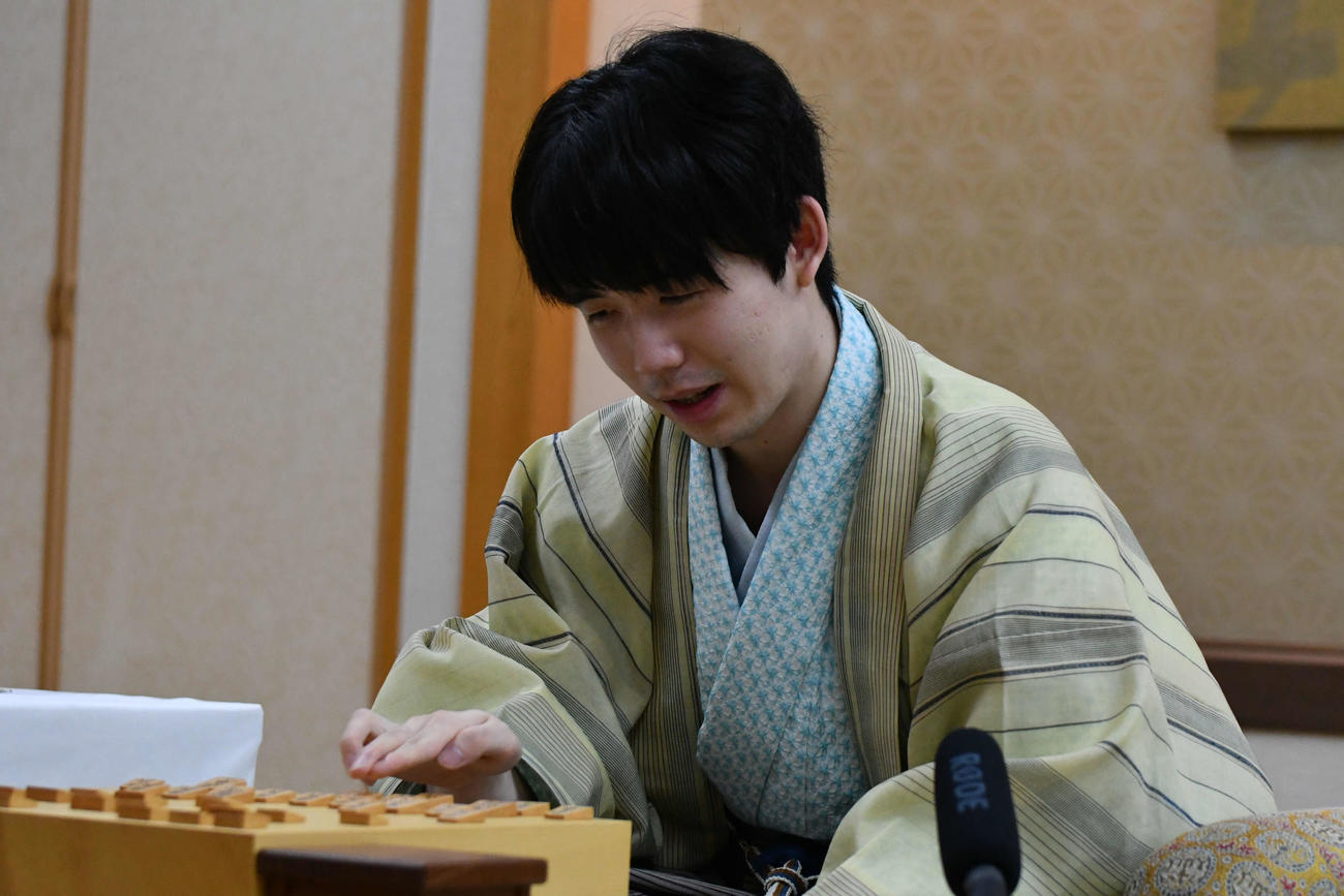 杉本和陽六段に3連勝して6連覇を達成した藤井聡太棋聖