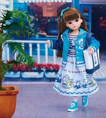 セーラーズ　【Tシャツ & トートバッグセット】 おニャン子 リカちゃんポーチ付 セーラーズ「リカちゃん」コラボTシャツに予約注文殺到「好評なのは
