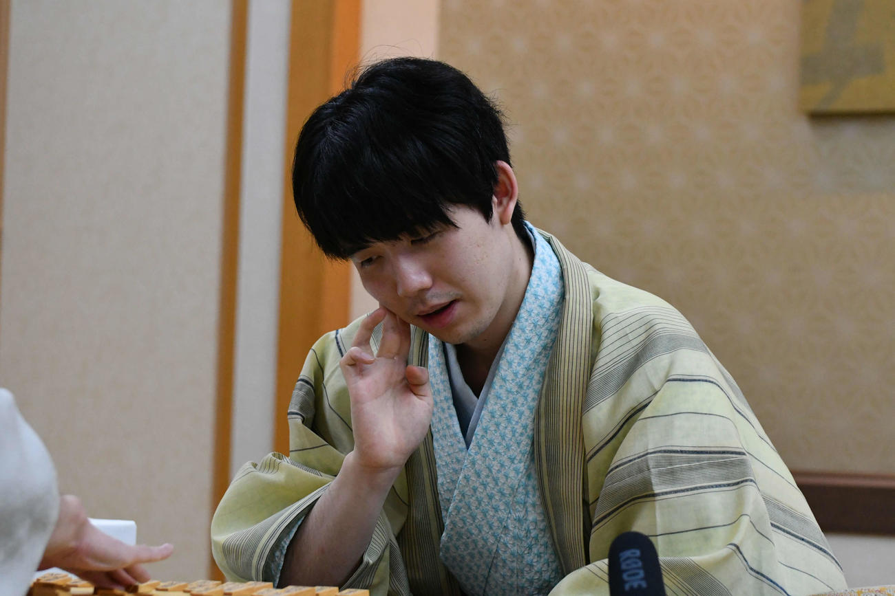 杉本和陽六段に3連勝して6連覇を達成した藤井聡太棋聖
