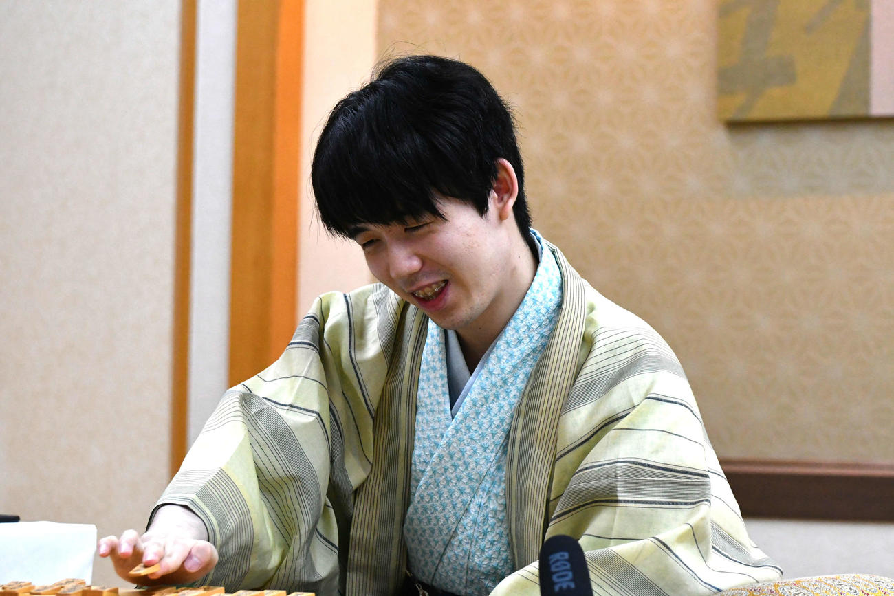 杉本和陽六段に3連勝して6連覇を達成した藤井聡太棋聖