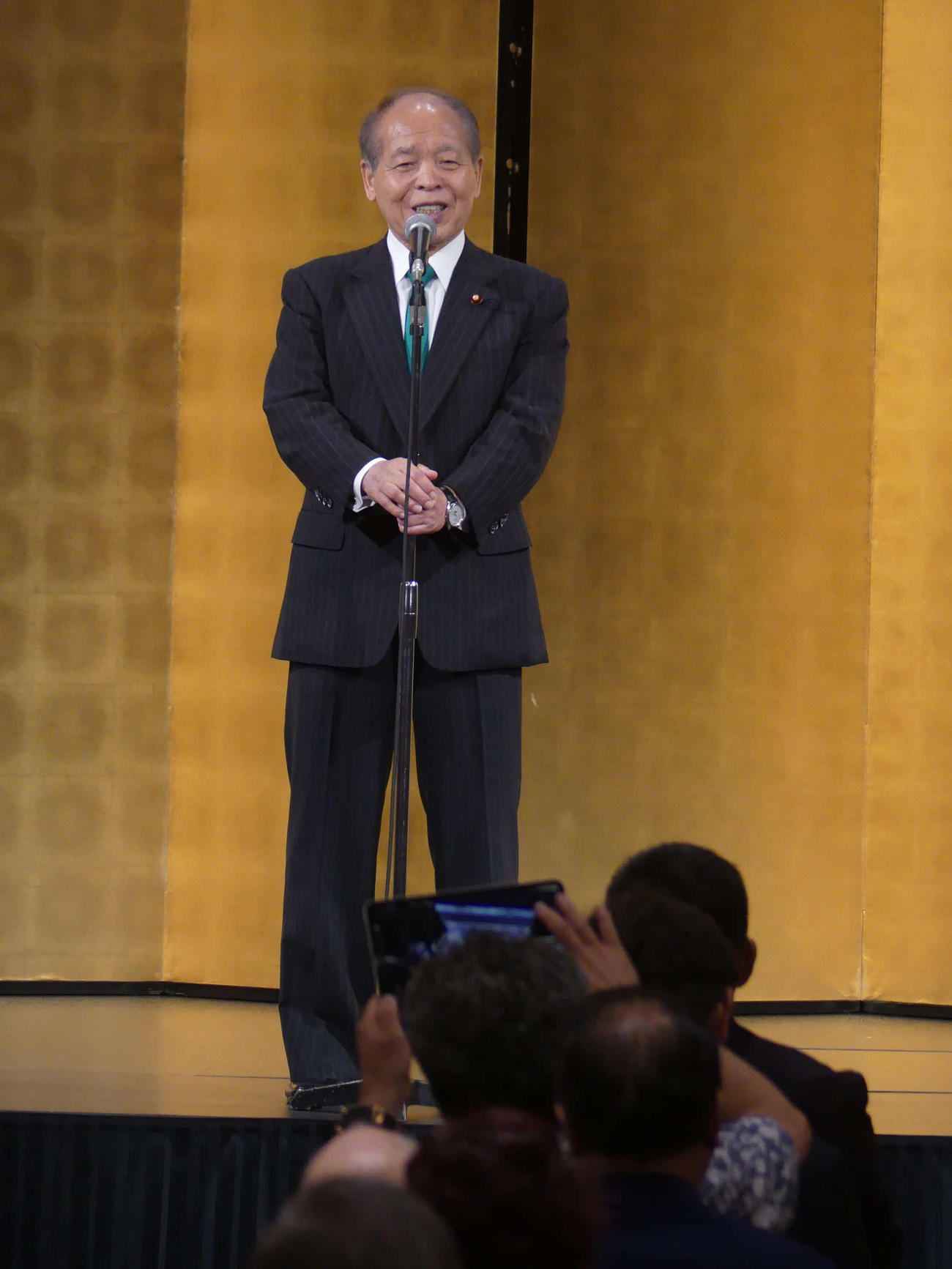 参院選に向けた決起集会であいさつする自民党の鈴木宗男氏（撮影・中山知子）