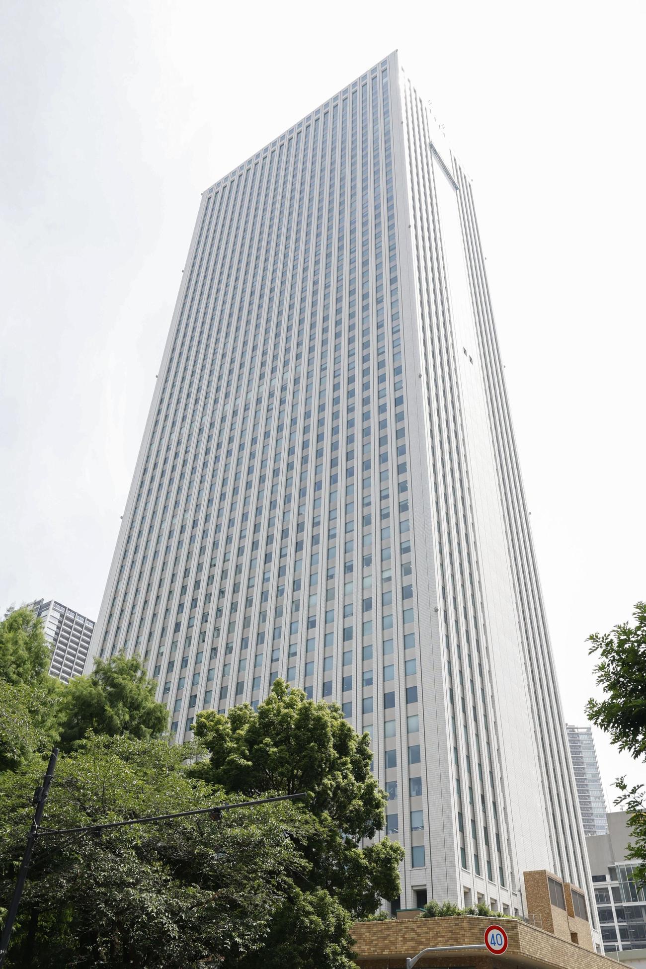 男性が刺される事件があった「サンシャイン60」（共同）