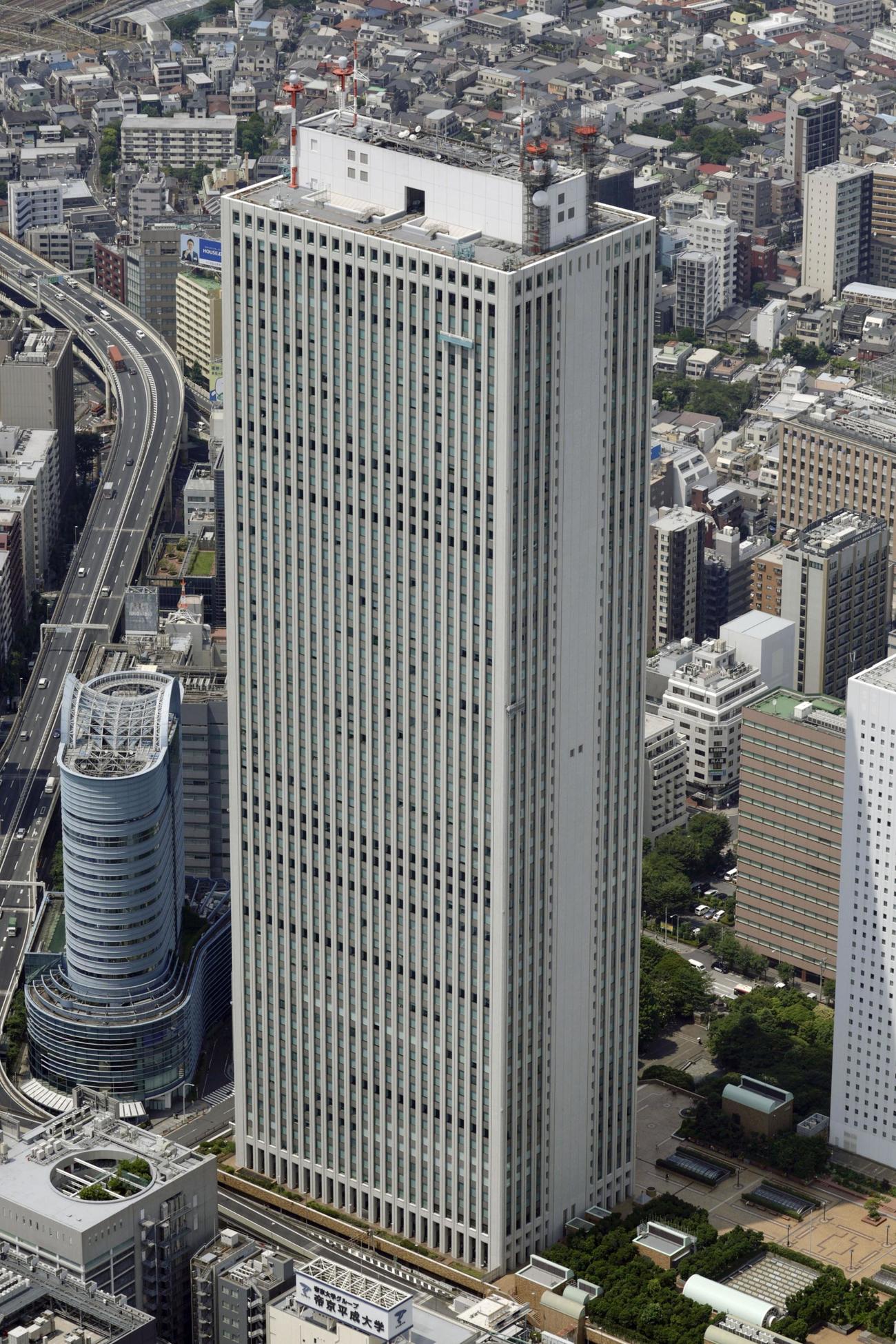 男性が刺される事件があった「サンシャイン60」（共同）