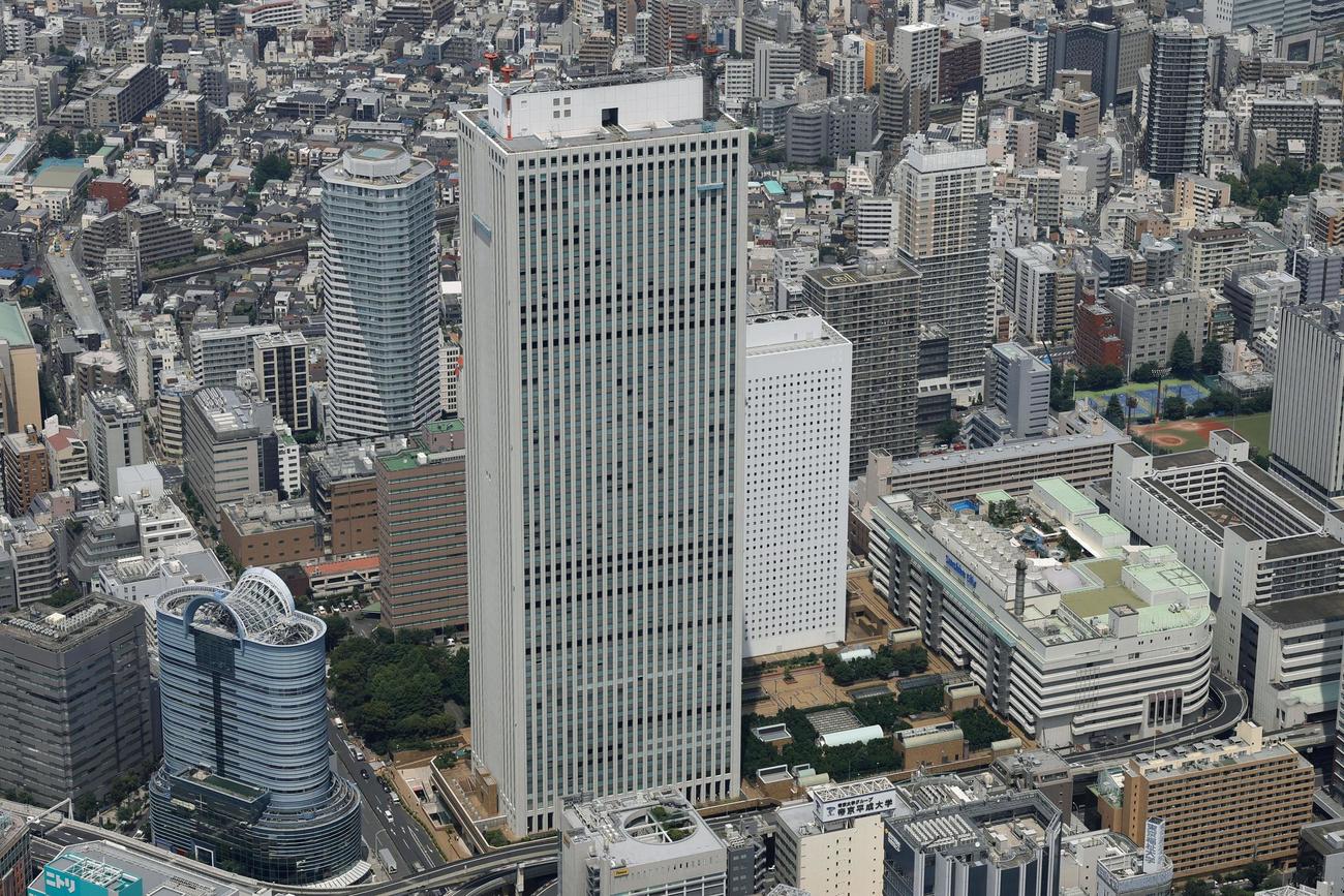 男性が刺される事件があった「サンシャイン60」（共同）