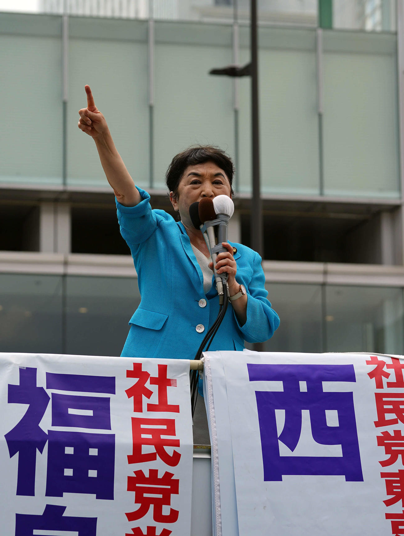 参院選公示日、新宿で第一声を上げた社民党の福島瑞穂党首（撮影・小島史椰）