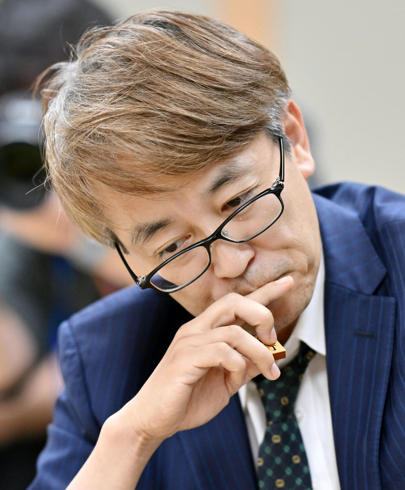 将棋の第73期王座戦挑戦者決定戦で伊藤匠叡王に敗れ、対局を振り返る羽生善治九段（共同）