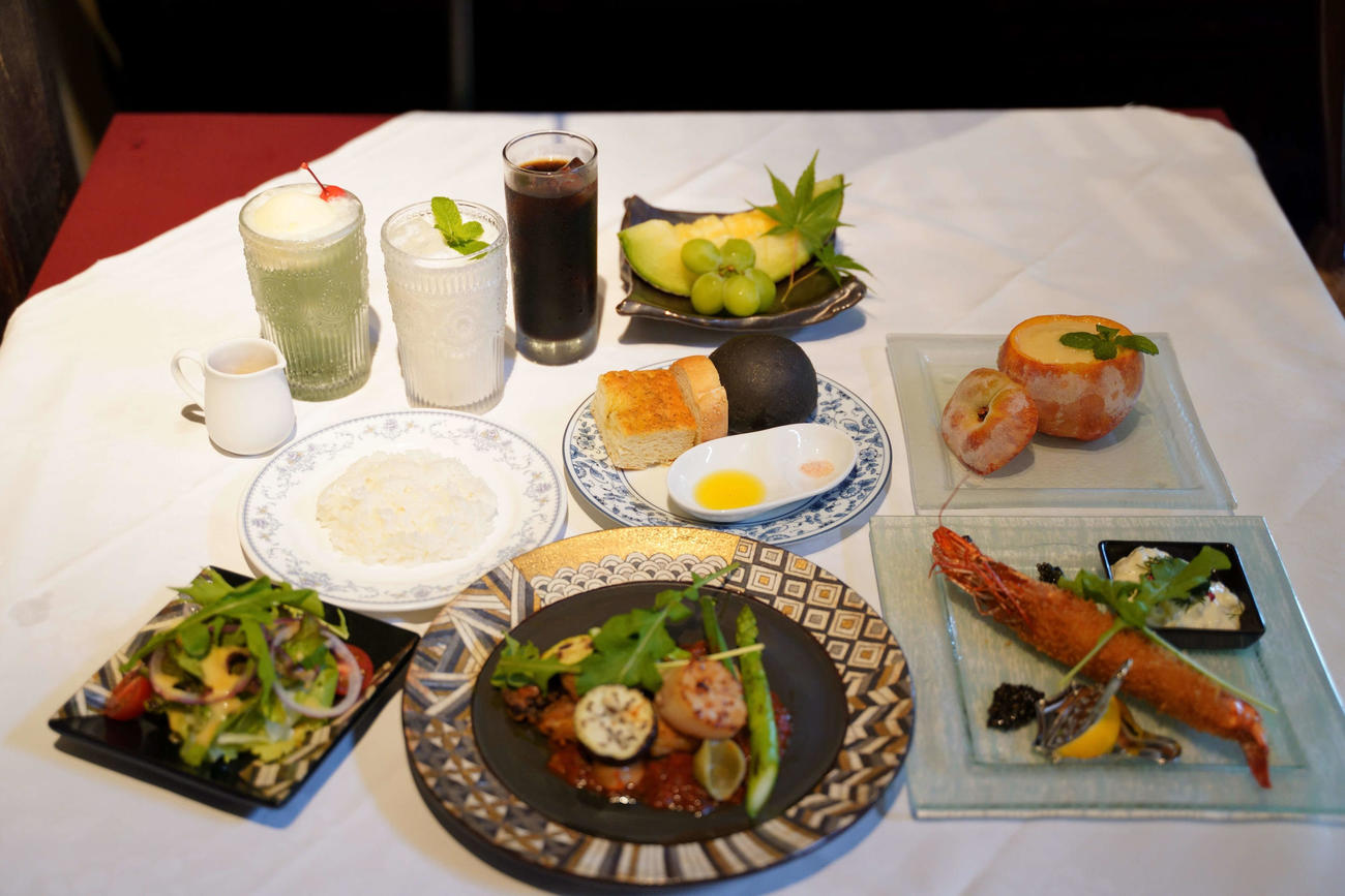 永瀬拓矢九段の昼食「鮮魚のポアレ（エビフライ付き）」（日本将棋連盟提供）