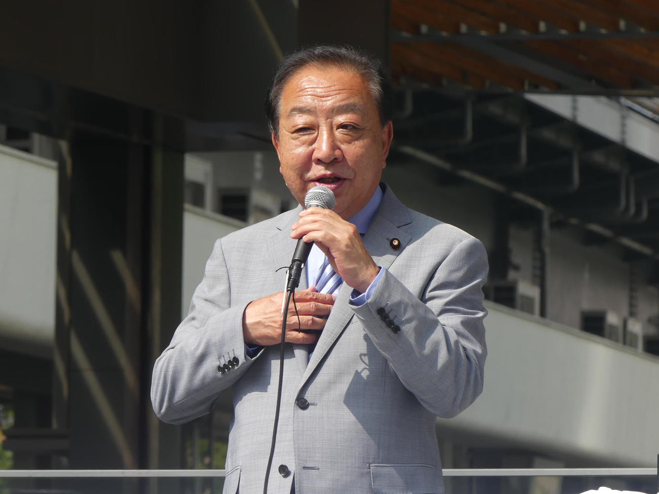 街頭演説で、参院選東京選挙区の党公認候補への支持を訴える立憲民主党の野田佳彦代表（撮影・中山知子）