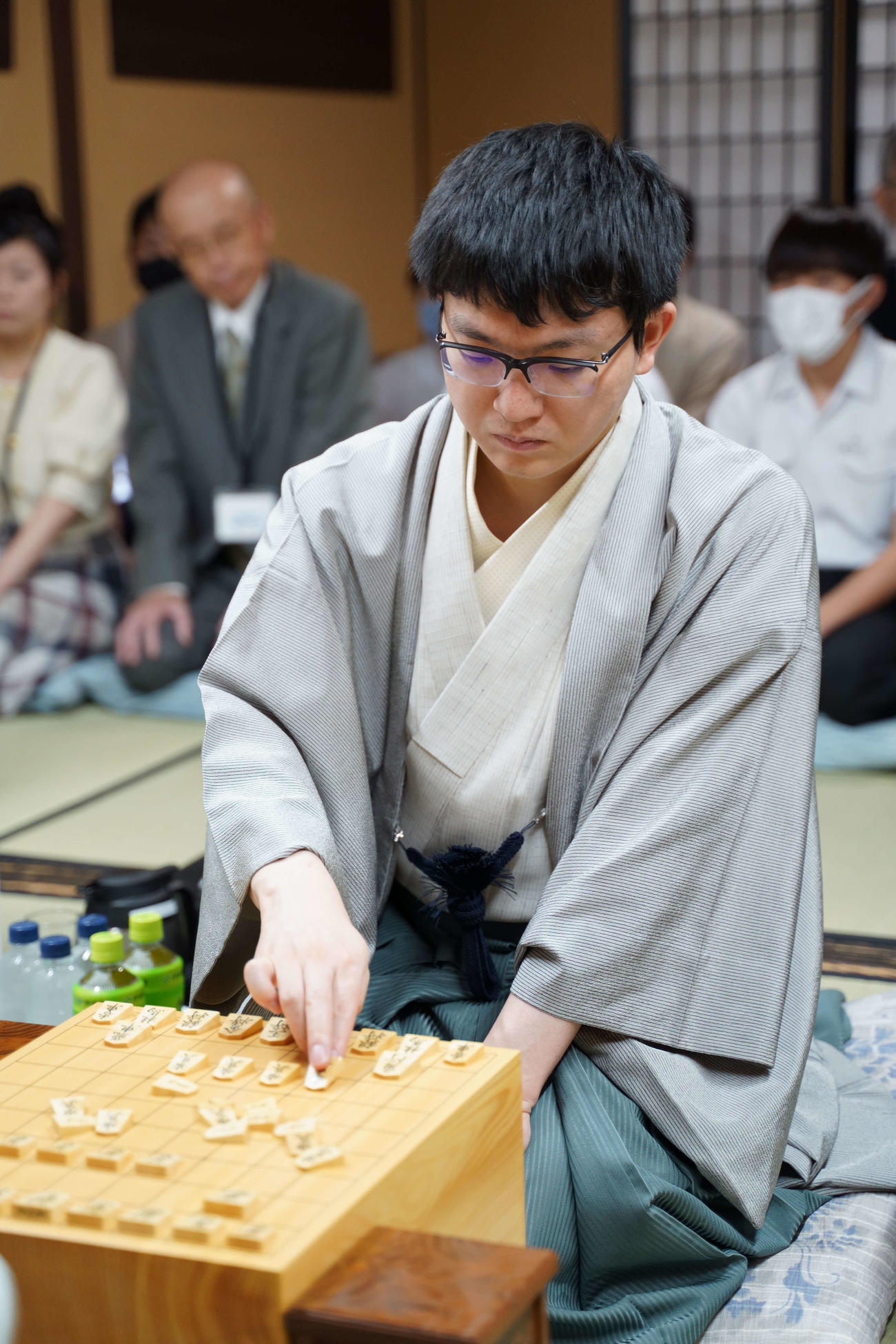 王位戦第1局2日目に臨んだ永瀬拓矢九段（日本将棋連盟提供）