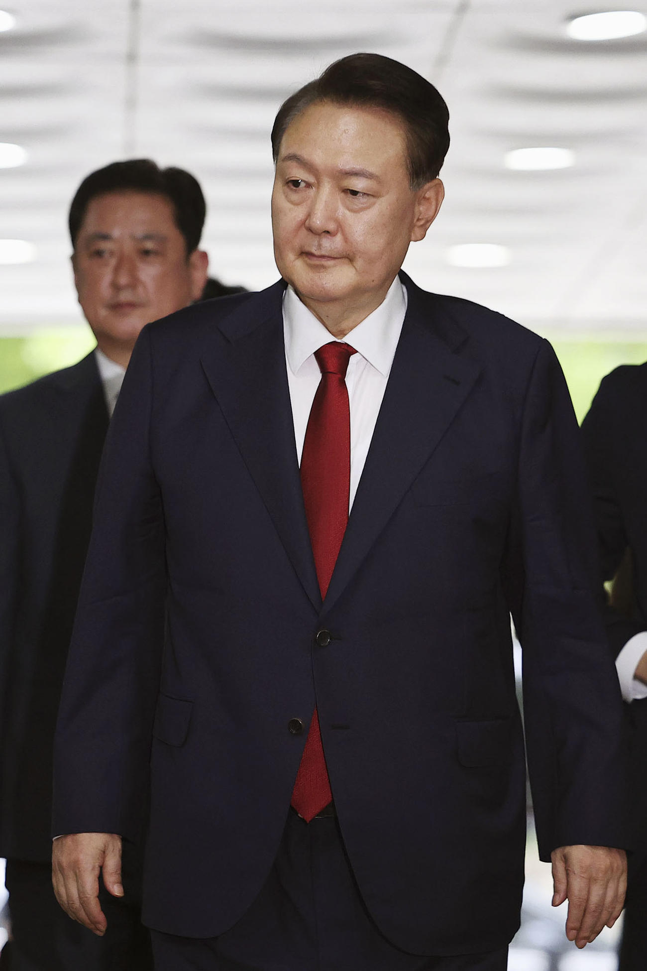 逮捕状発付の審査のため、ソウル中央地裁に到着した韓国前大統領の尹錫悦容疑者（共同）