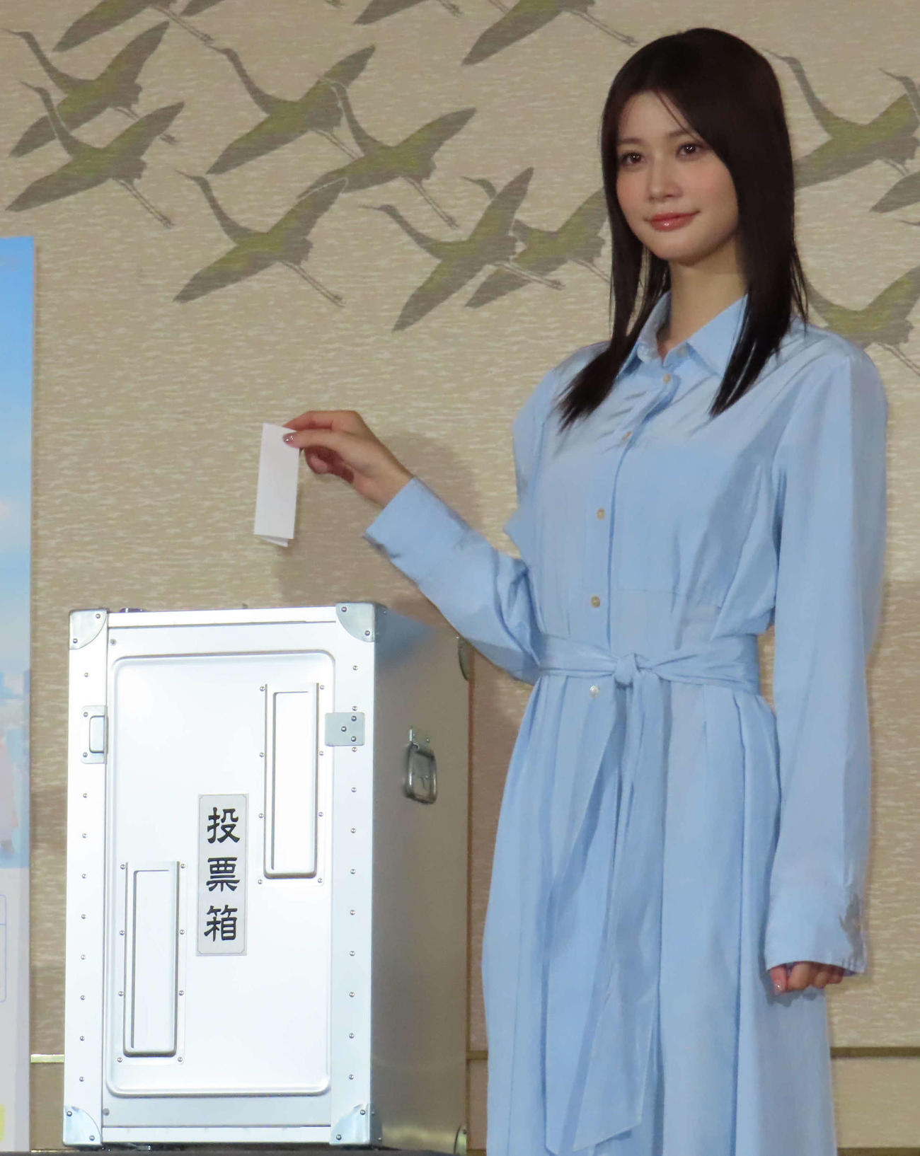 投票デモンストレーション記者発表会に出席した生見愛瑠