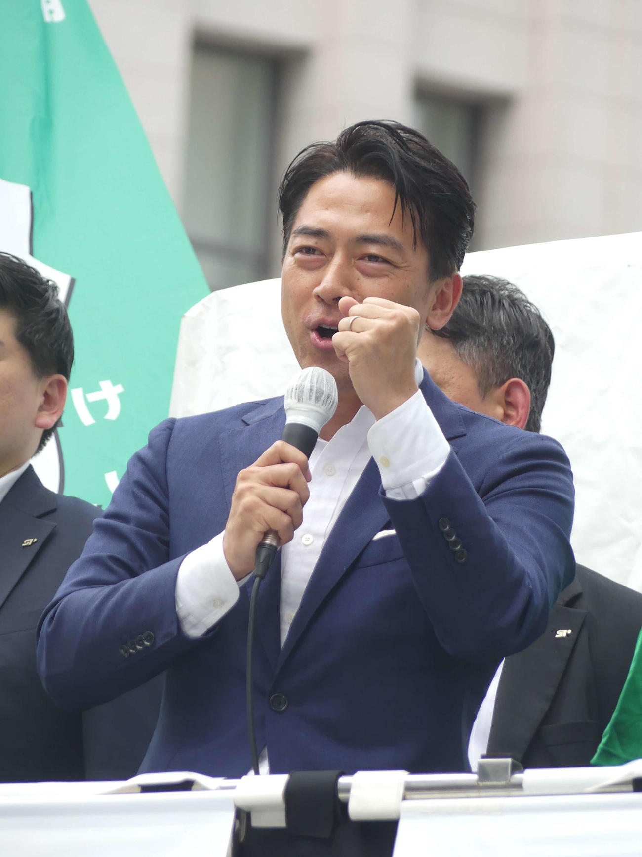 銀座のど真ん中で自民党候補への支持を呼び掛ける小泉進次郎農相（撮影・中山知子）