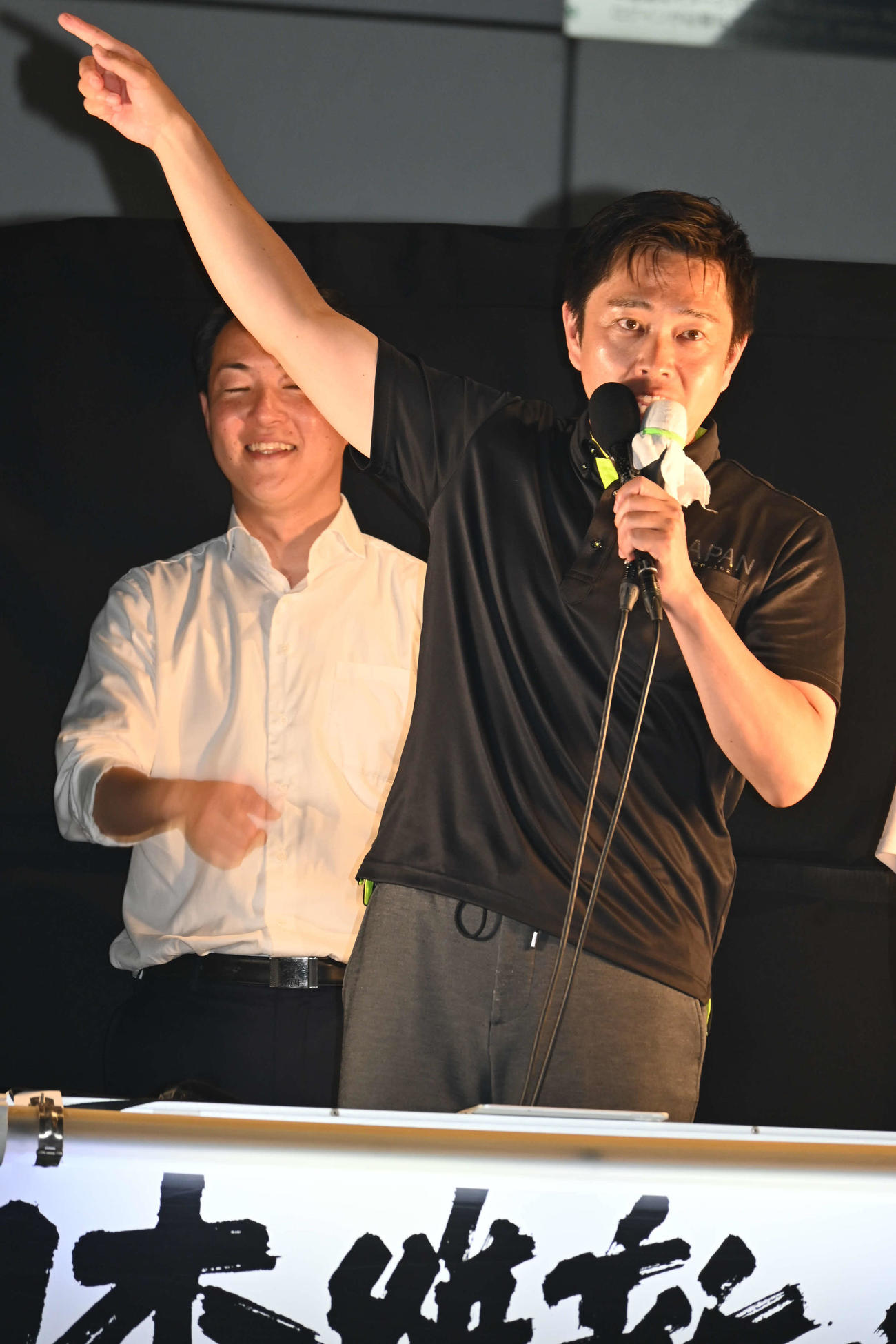 大阪・なんばで参院選最後の訴えを行った日本維新の会吉村洋文代表（撮影・松浦隆司）