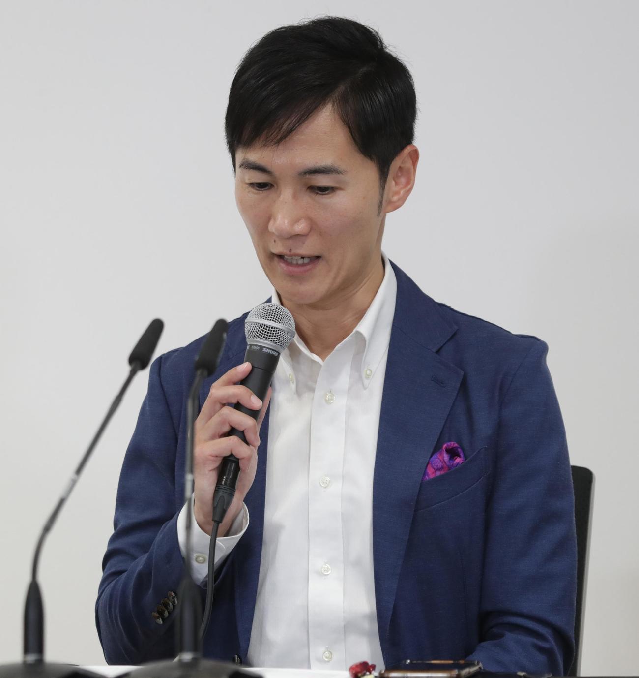 会見に出席する石丸伸二氏（撮影・高橋洋平）