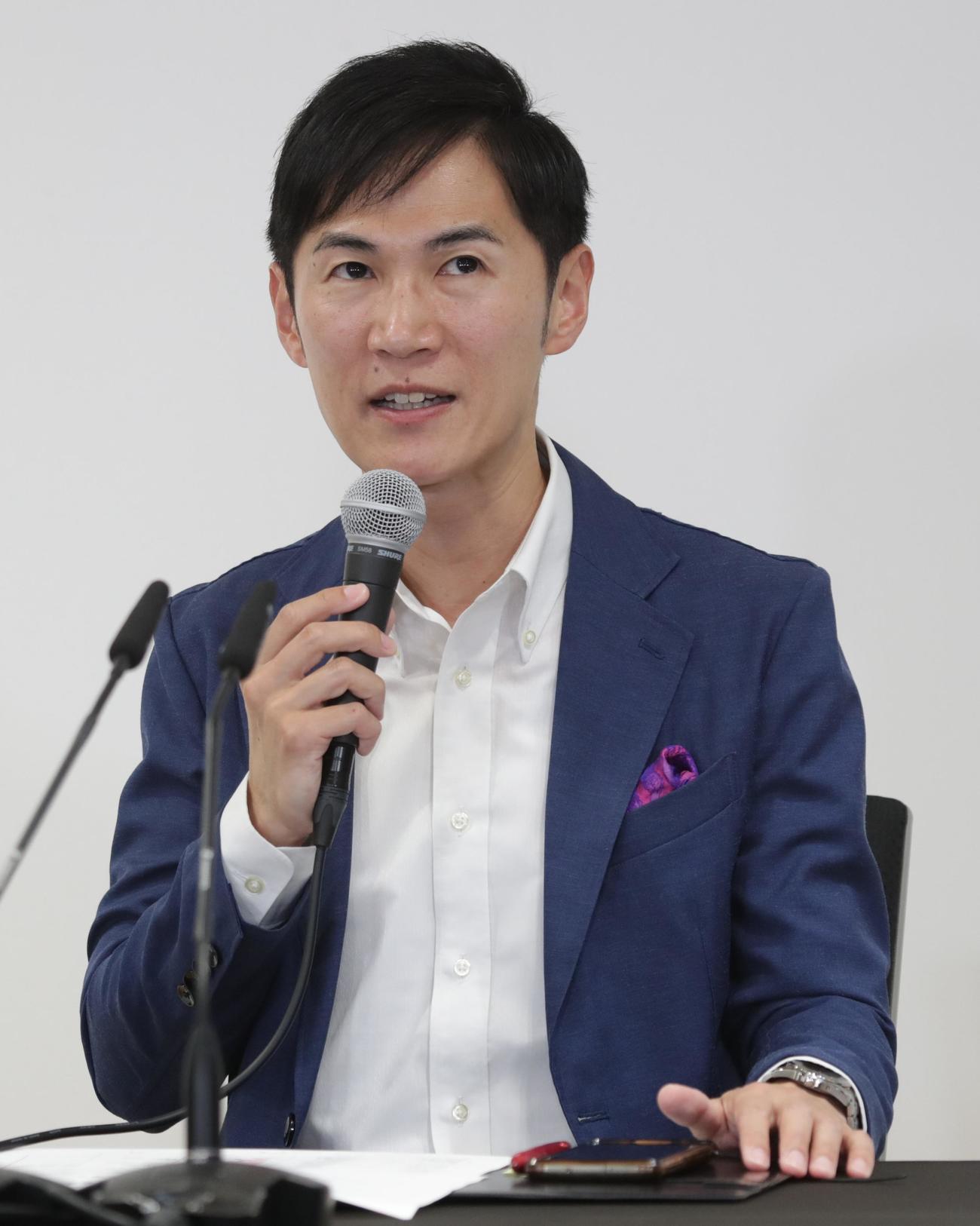 会見に出席する石丸伸二氏（撮影・高橋洋平）