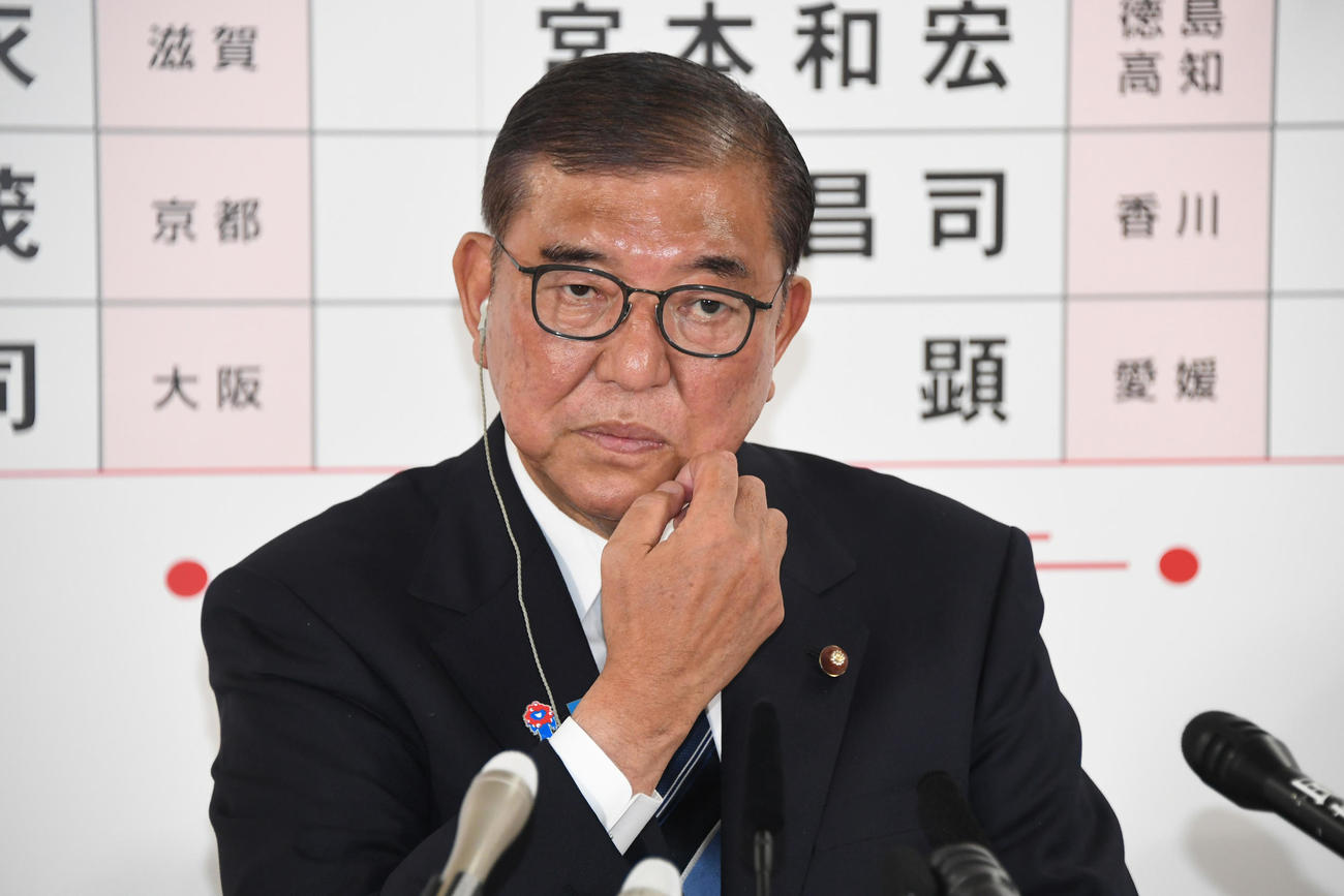 メディアのインタビューに応じる自民党総裁の石破茂首相（代表撮影）