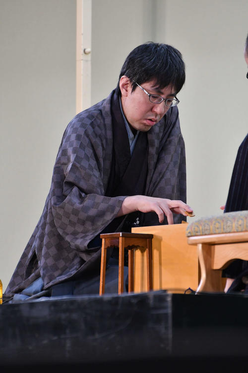竜王経験者対決！豊島将之九段対広瀬章人九段 将棋JT杯北海道大会で