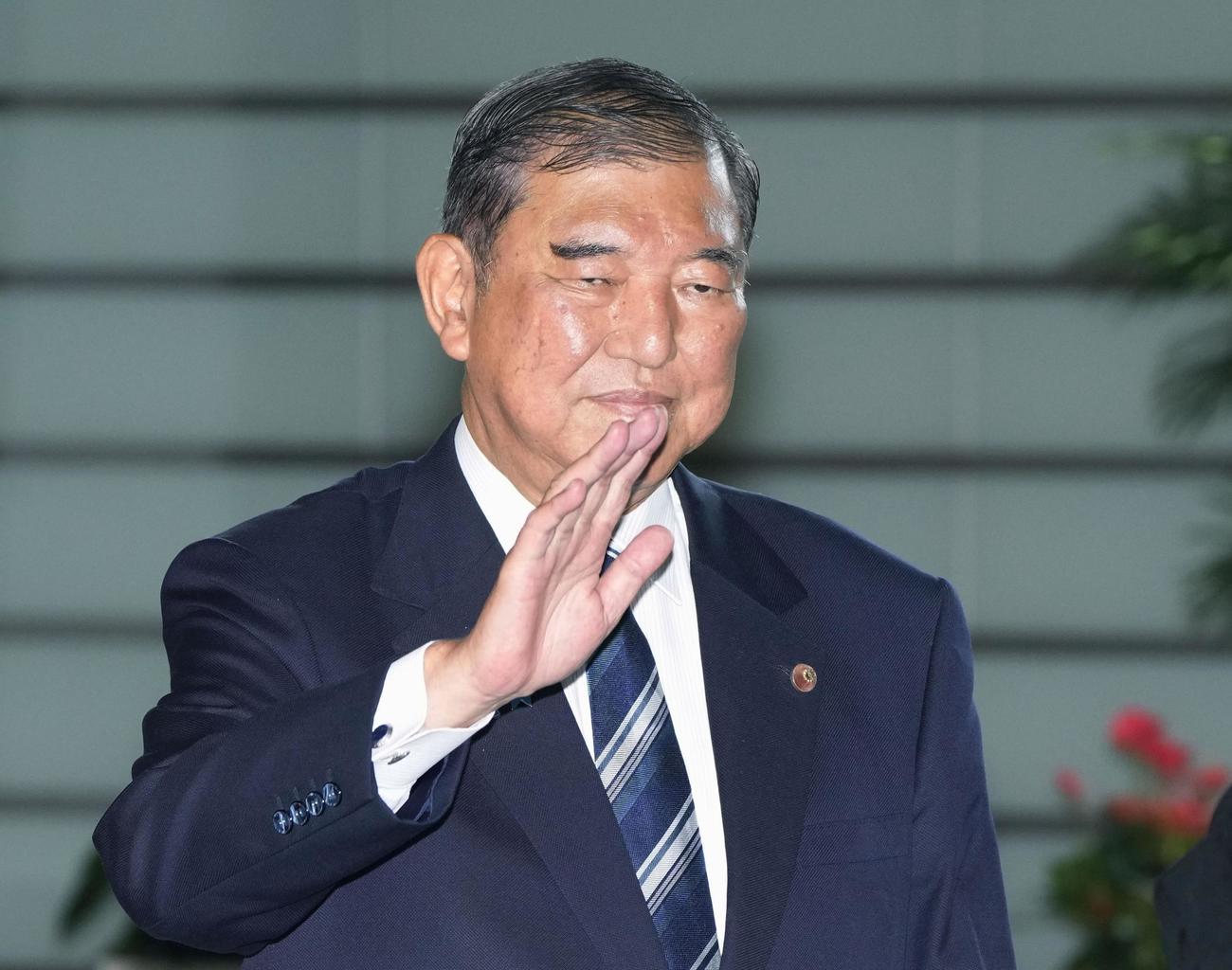 首相官邸に入る石破首相（共同）