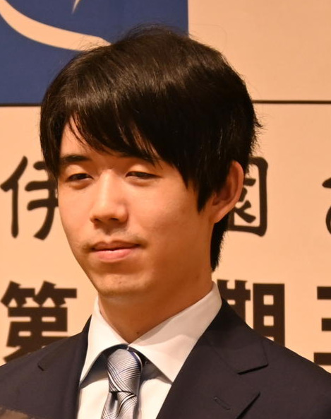 藤井聡太王位（2025年7月撮影）