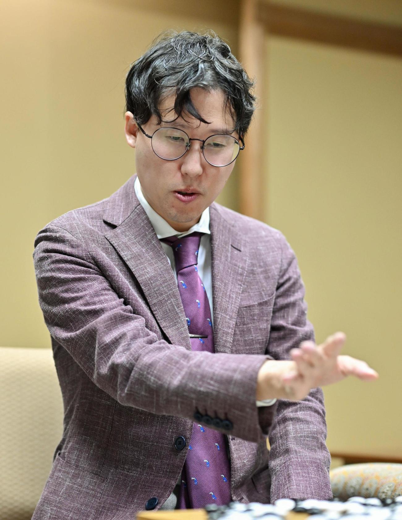 囲碁の第50期碁聖戦5番勝負の第4局で、芝野虎丸十段を破った井山裕太碁聖（共同）
