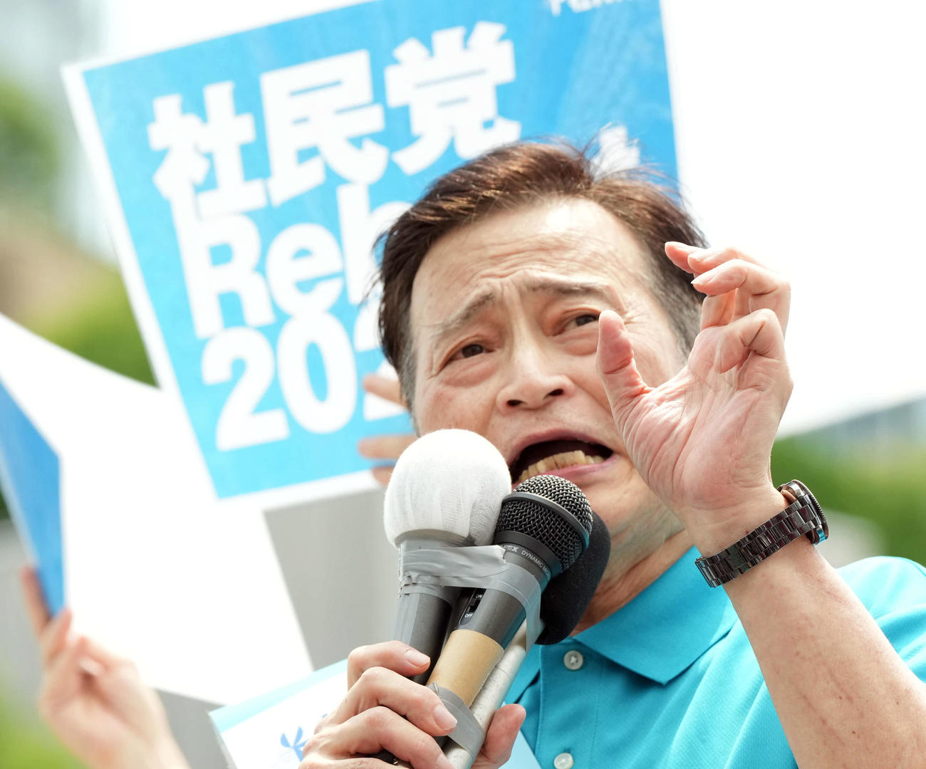 参院選公示日、新宿で第一声を上げた社民党のラサール石井氏（2025年7月）