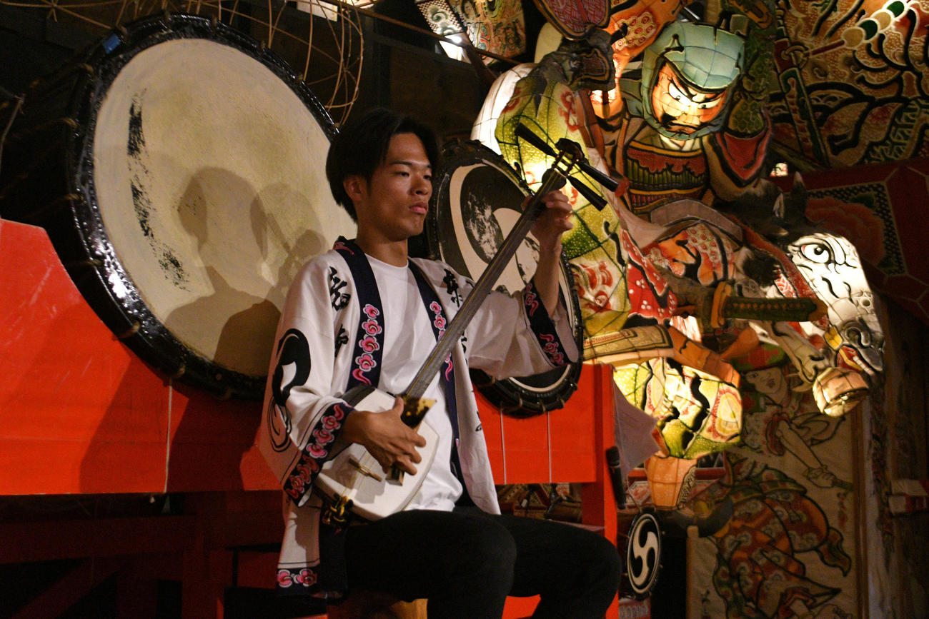 津軽ねぷた村で聞ける津軽三味線の生演奏