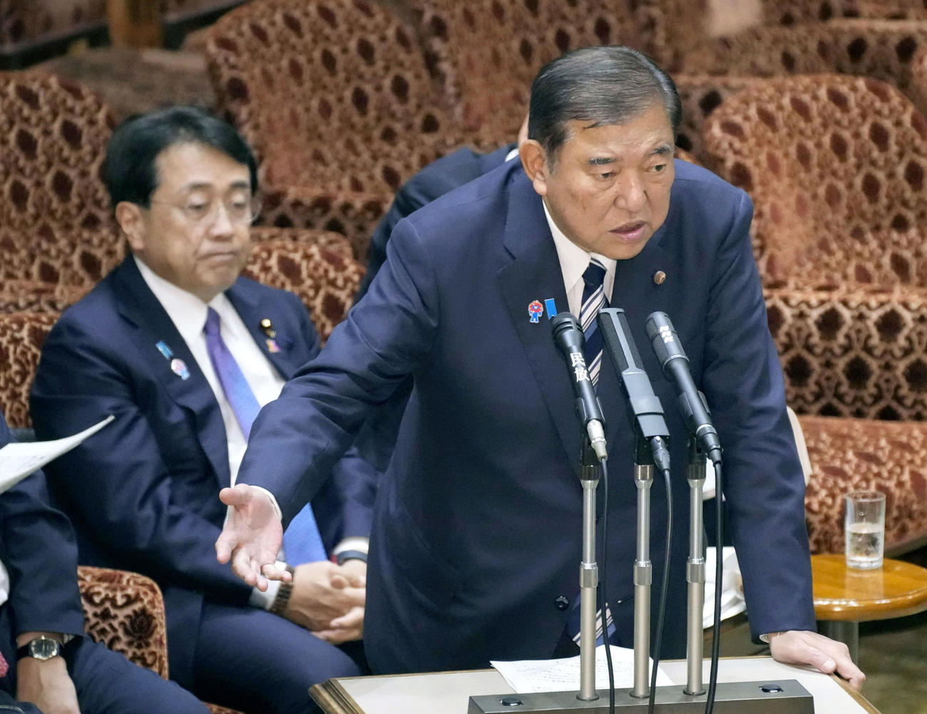 参院予算委の集中審議で答弁する石破首相（共同）
