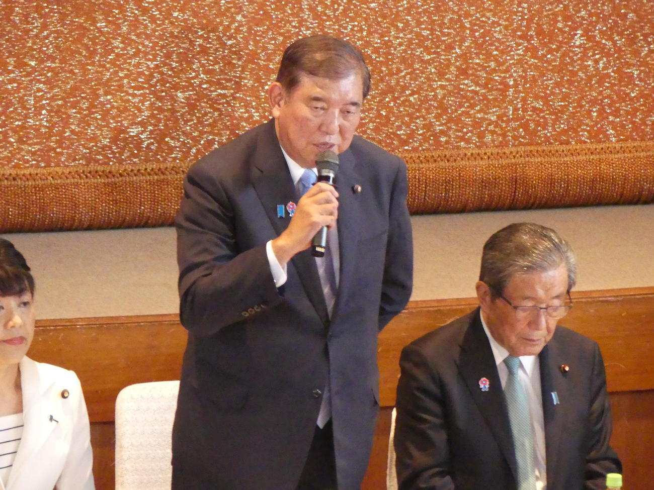 自民党両院議員総会冒頭であいさつする石破茂首相（撮影・中山知子）