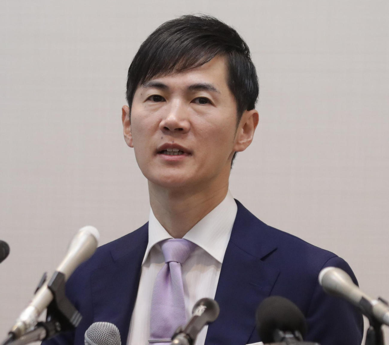 「再生の道」の会見に出席する石丸伸二氏（2025年8月27日撮影）