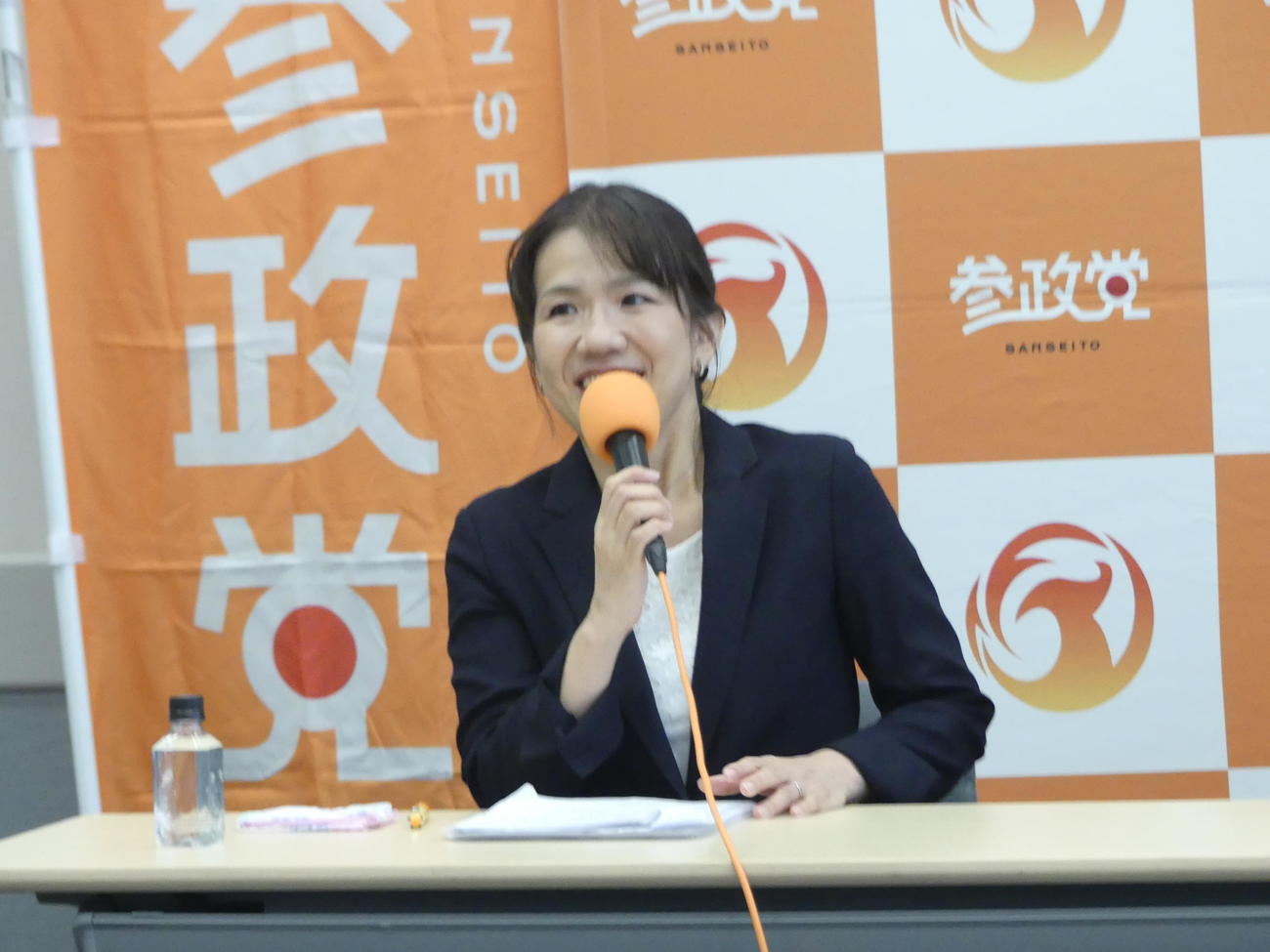 参政党の政調会長補佐に就任し、あいさつする元衆院議員の豊田真由子氏（撮影・中山知子）