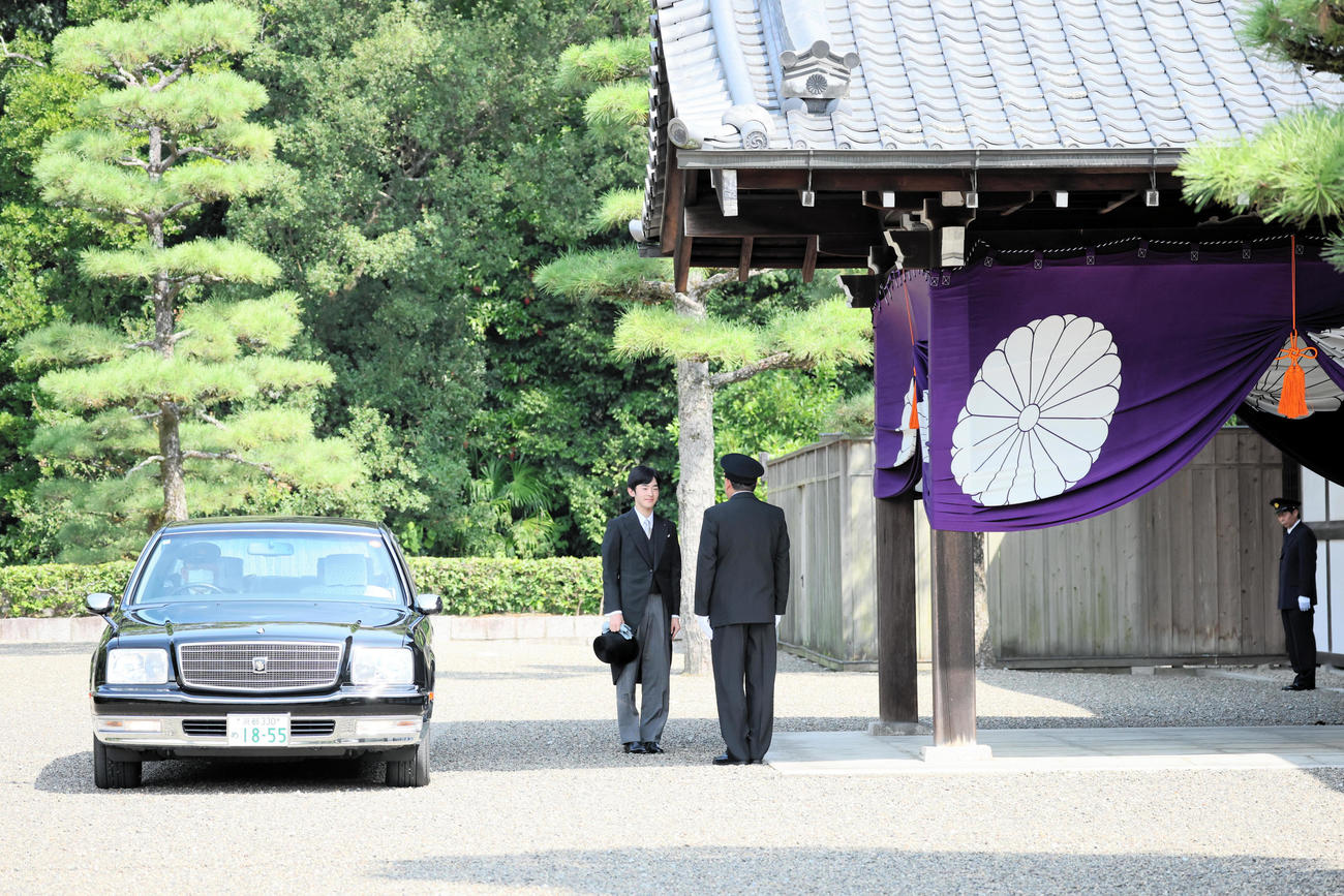 神武天皇山陵に到着した、秋篠宮家の長男悠仁さま（代表撮影）