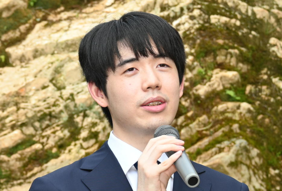 藤井聡太王位（2025年7月撮影）