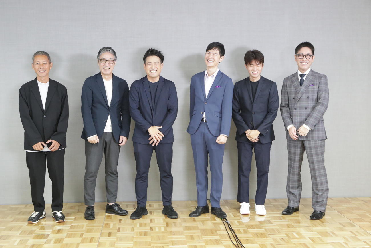 「再生の道」の代表選に出席した、左から大谷佳弘氏、水野純也氏、青柳充哉氏、石丸伸二氏、奥村光貴氏、萩原崇氏