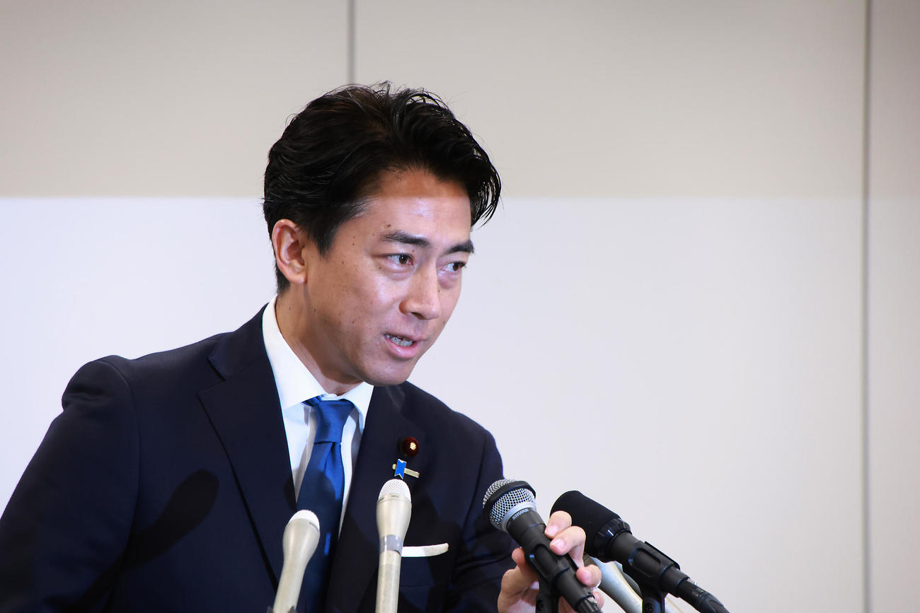 自民党総裁選への出馬表明をする小泉進次郎農相（撮影・中島郁夫）