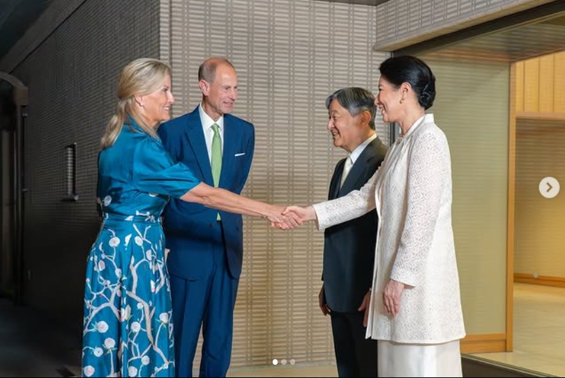 ９月19日に英国エディンバラ公爵殿下と公爵夫人ソフィー妃をお茶にお招きになった天皇陛下と皇后さま（宮内庁のインスタグラムから）