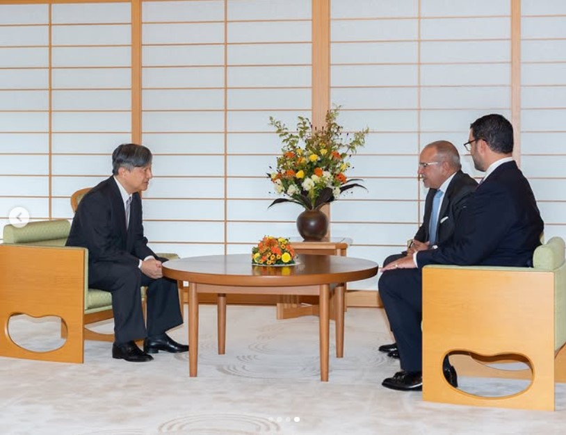 9月19日にバーレーン皇太子サルマン殿下及び王族イーサ殿下とご会見になった天皇陛下（宮内庁のインスタグラムから）