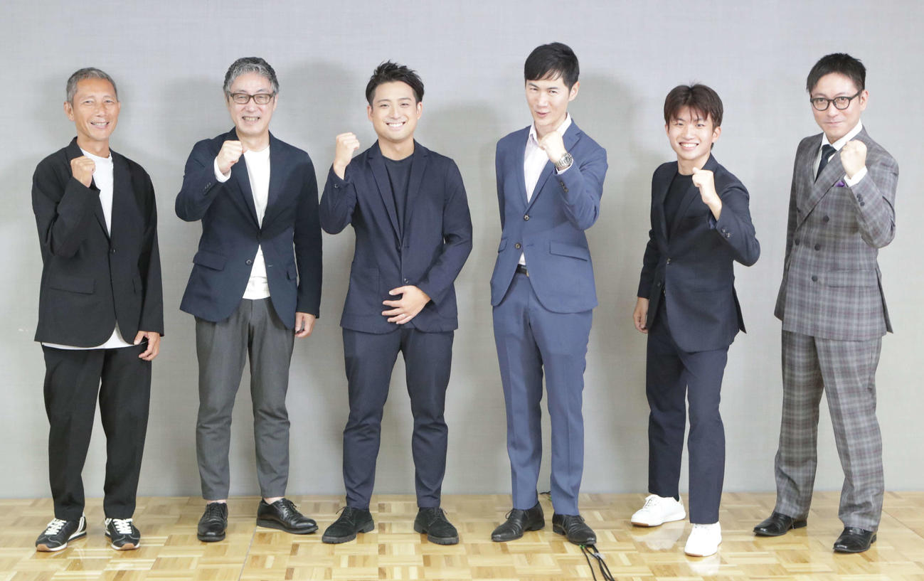 「再生の道」の代表選に出席した、左から大谷佳弘氏、水野純也氏、青柳充哉氏、石丸伸二氏、奥村光貴氏、萩原崇氏（2025年9月14日）