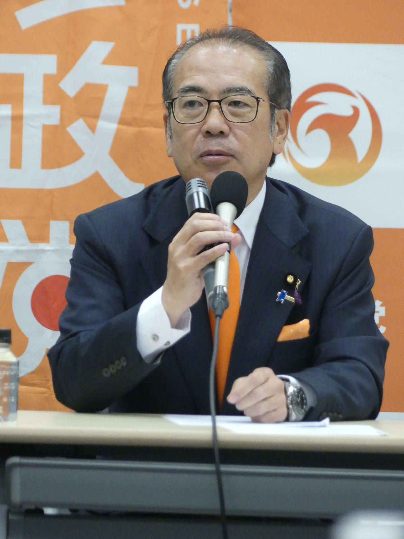 記者会見する参政党の安藤裕参院議員（撮影・中山知子）