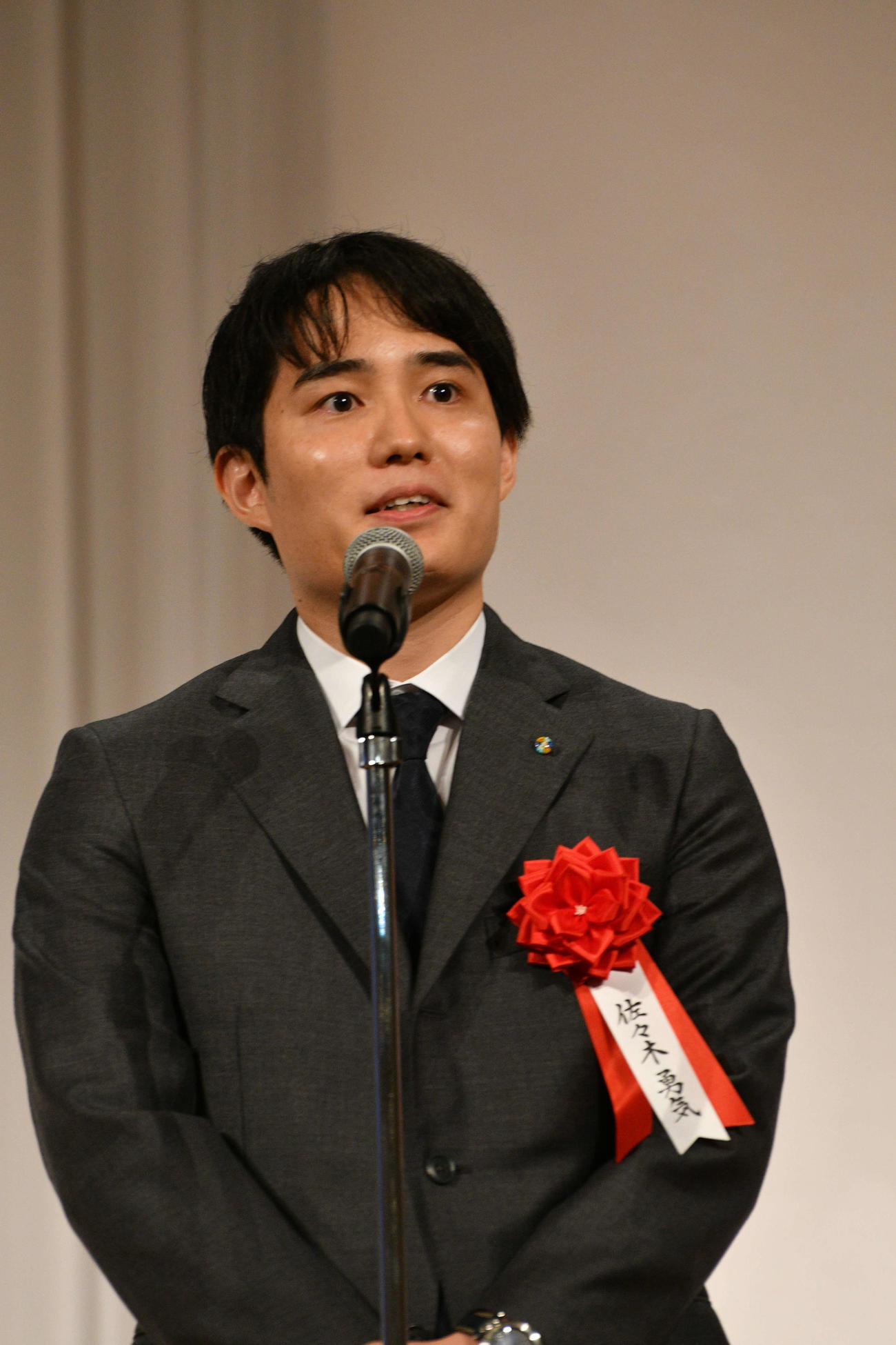2年連続の竜王戦挑戦で決意を述べる佐々木勇気八段