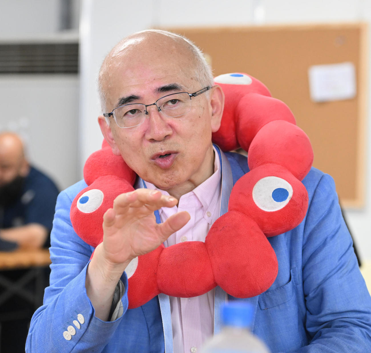 インタビューに答える大阪観光局の溝畑宏理事長（撮影・和賀正仁）