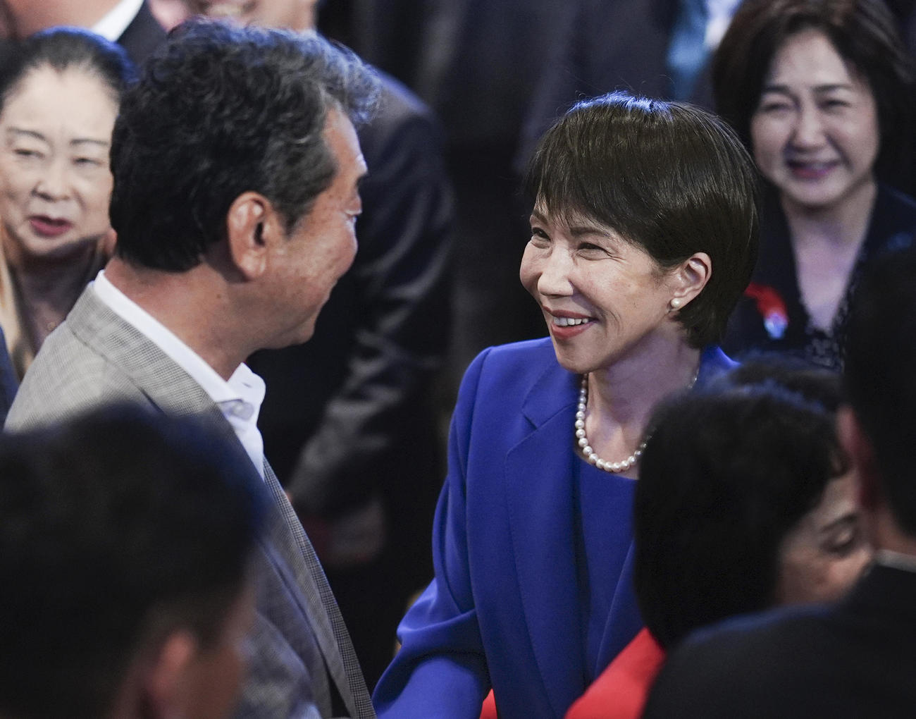 笑顔を見せる、自民党の新総裁に選出された高市早苗氏（共同）